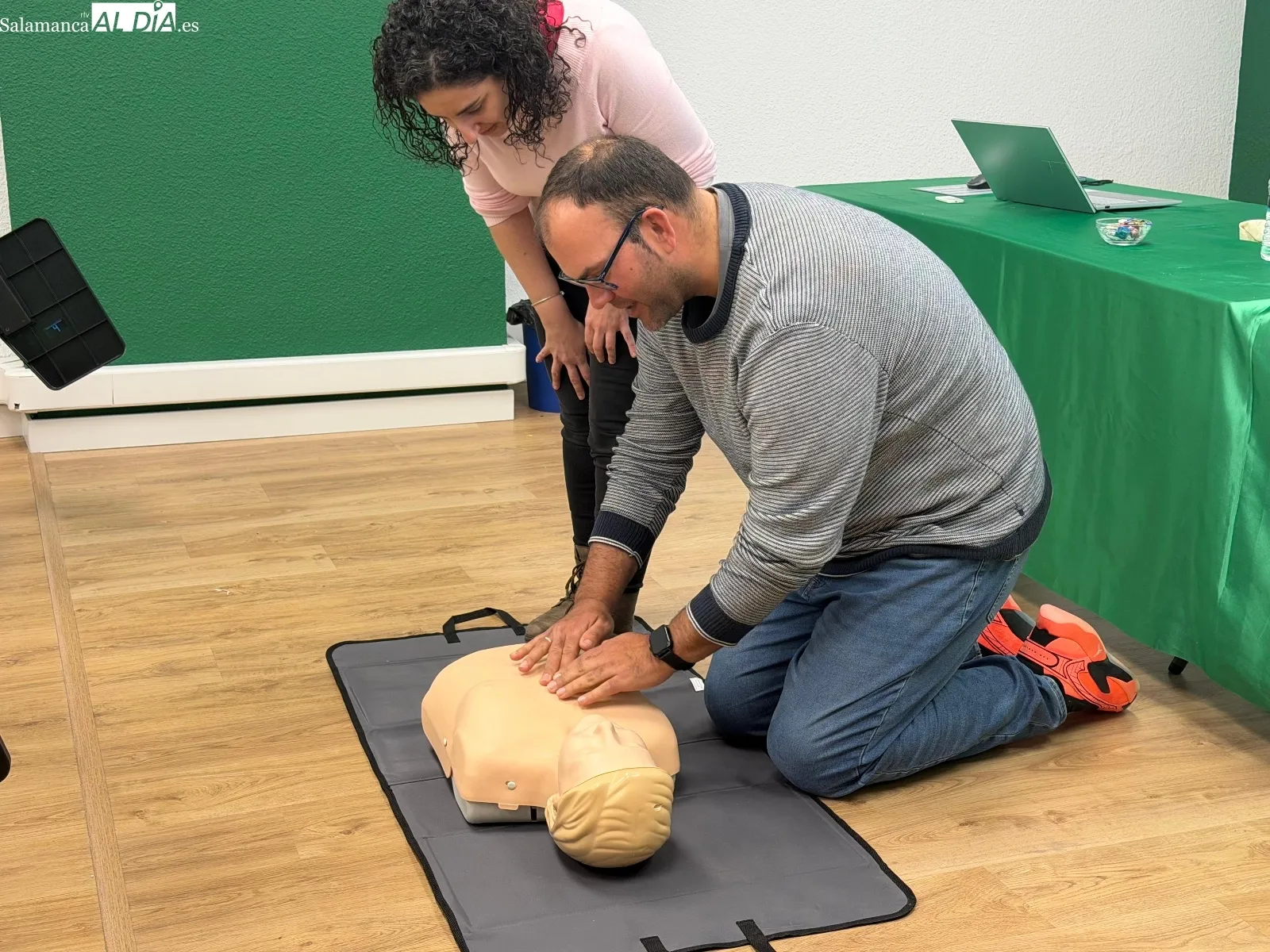 Curso especializado en CSIF Salamanca con el objetivo de convertir a sus delegados en instructores acreditados por el Plan Nacional de RCP | FOTOS: Vanesa Martins 