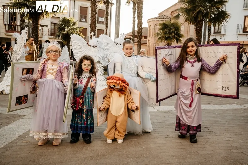 Foto 18 - Los disfraces ponen color al Martes de Carnaval en Alba de Tormes