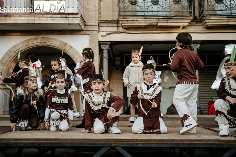 Foto 15 - Los disfraces ponen color al Martes de Carnaval en Alba de Tormes