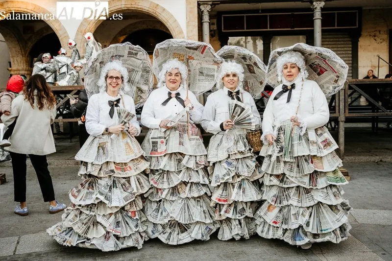 Foto 13 - Los disfraces ponen color al Martes de Carnaval en Alba de Tormes