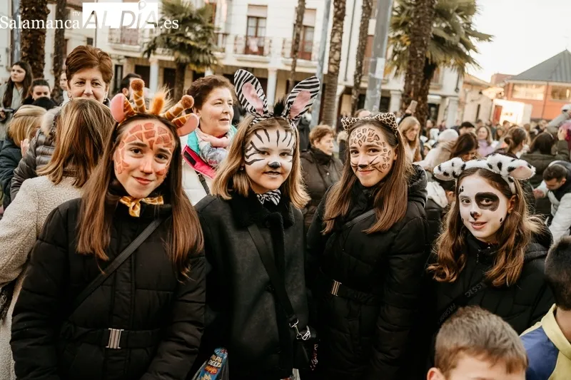 Foto 10 - Los disfraces ponen color al Martes de Carnaval en Alba de Tormes