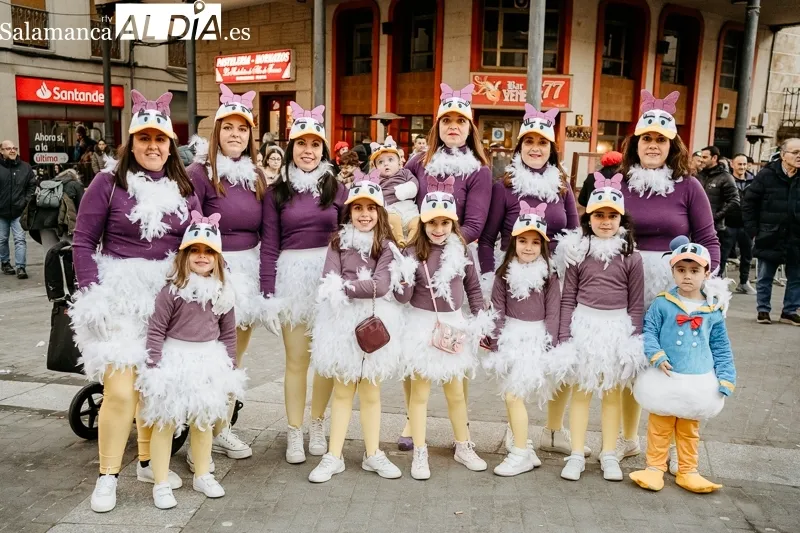 Foto 7 - Los disfraces ponen color al Martes de Carnaval en Alba de Tormes