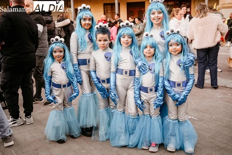 Foto 6 - Los disfraces ponen color al Martes de Carnaval en Alba de Tormes