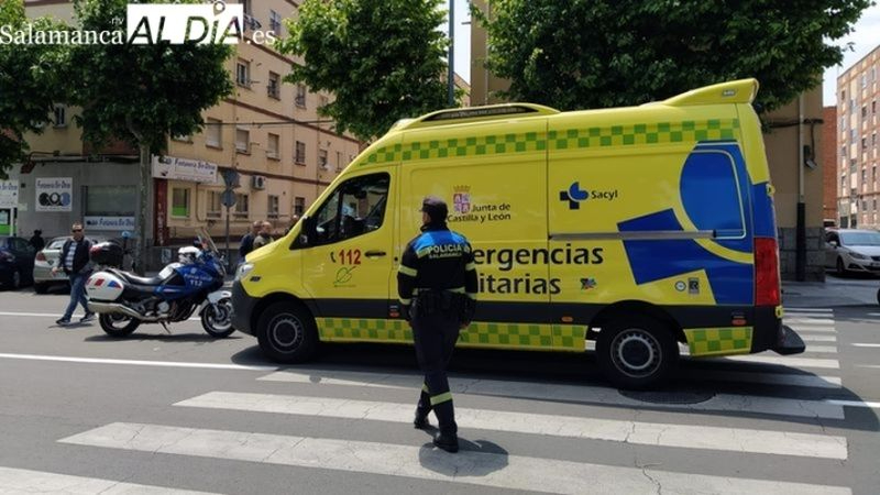 Un joven de 24 años herido tras chocar un turismo y una moto en Salamanca