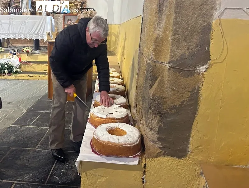 Foto 7 - Un bollo maim&oacute;n solidario para conservar la ermita de Otero en la fiesta de las Candelas