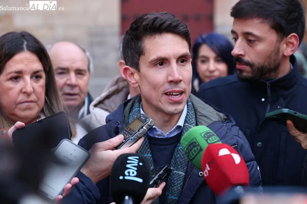 Presentación en el Patio de Escuelas de la candidatura del PSOE de Salamanca a las elecciones de Castilla y León. Foto de David Sañudo