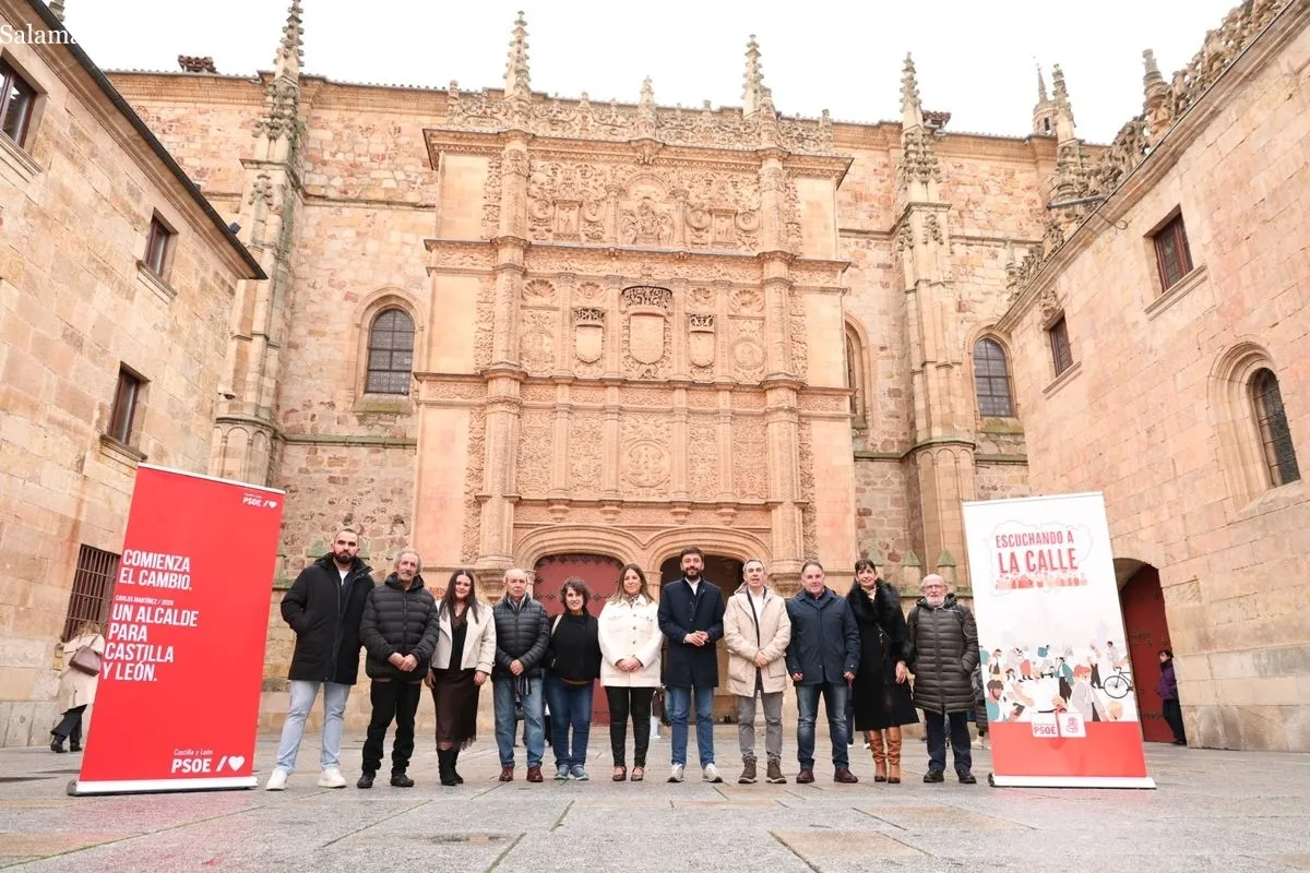 Presentación en el Patio de Escuelas de la candidatura del PSOE de Salamanca a las elecciones de Castilla y León. Foto de David Sañudo