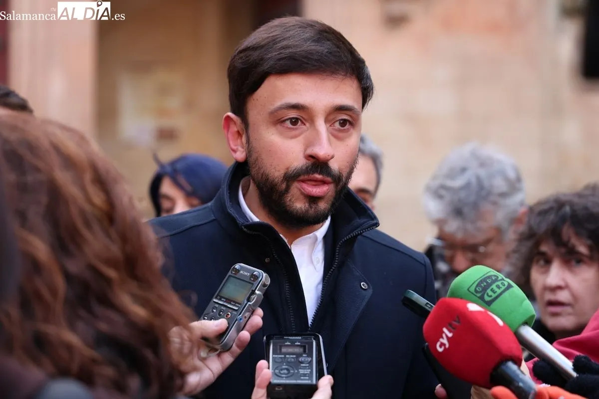 Presentación en el Patio de Escuelas de la candidatura del PSOE de Salamanca a las elecciones de Castilla y León. Foto de David Sañudo