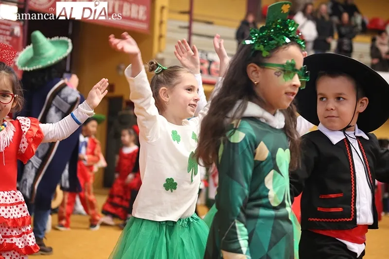 Foto 16 - El CEIP Santa Teresa recorre los cinco continentes en su desfile de Carnaval