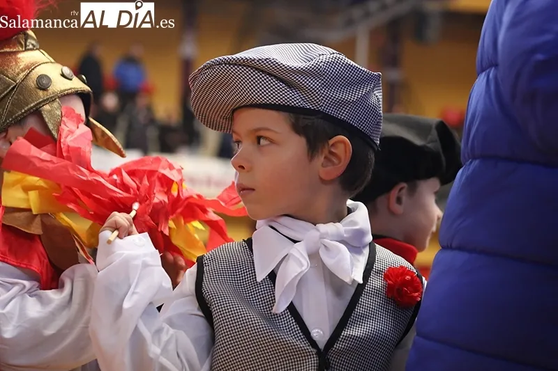 Foto 12 - El CEIP Santa Teresa recorre los cinco continentes en su desfile de Carnaval