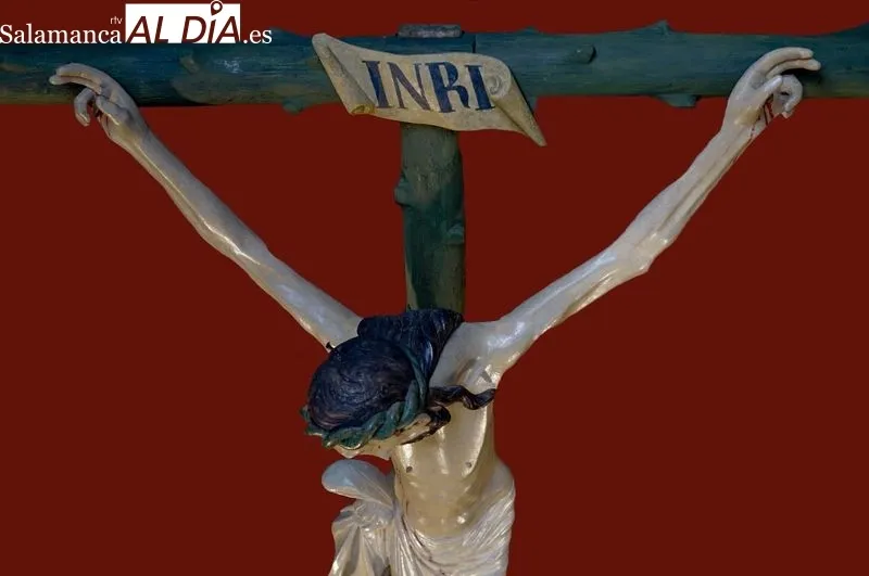 Foto 7 - Los Carmelitas de Alba de Tormes recuperan el hist&oacute;rico 'Cristo del Castillo' tras una compleja restauraci&oacute;n