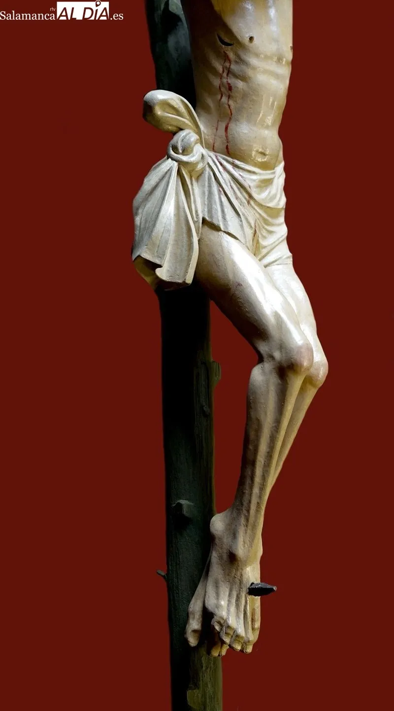 Foto 5 - Los Carmelitas de Alba de Tormes recuperan el hist&oacute;rico 'Cristo del Castillo' tras una compleja restauraci&oacute;n