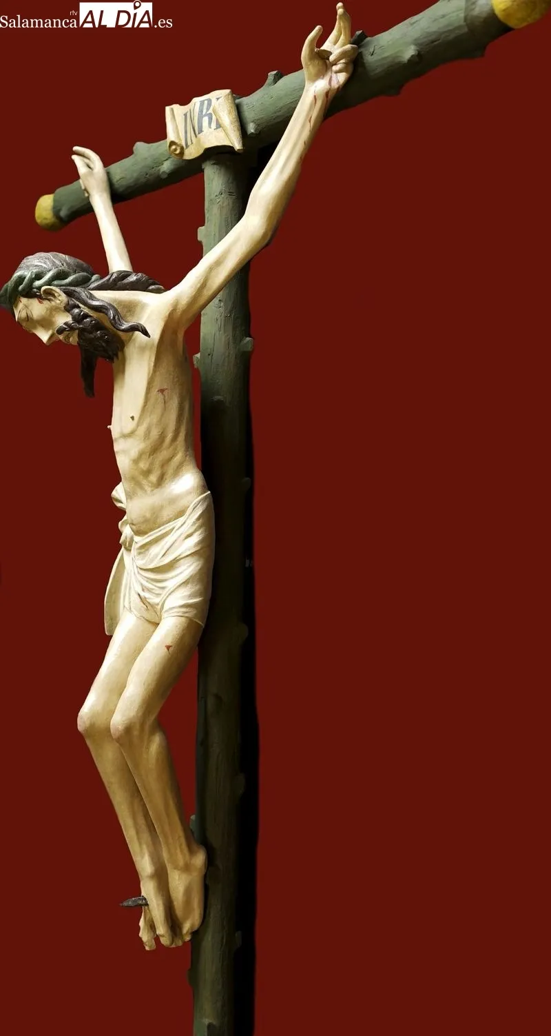 Foto 9 - Los Carmelitas de Alba de Tormes recuperan el hist&oacute;rico 'Cristo del Castillo' tras una compleja restauraci&oacute;n
