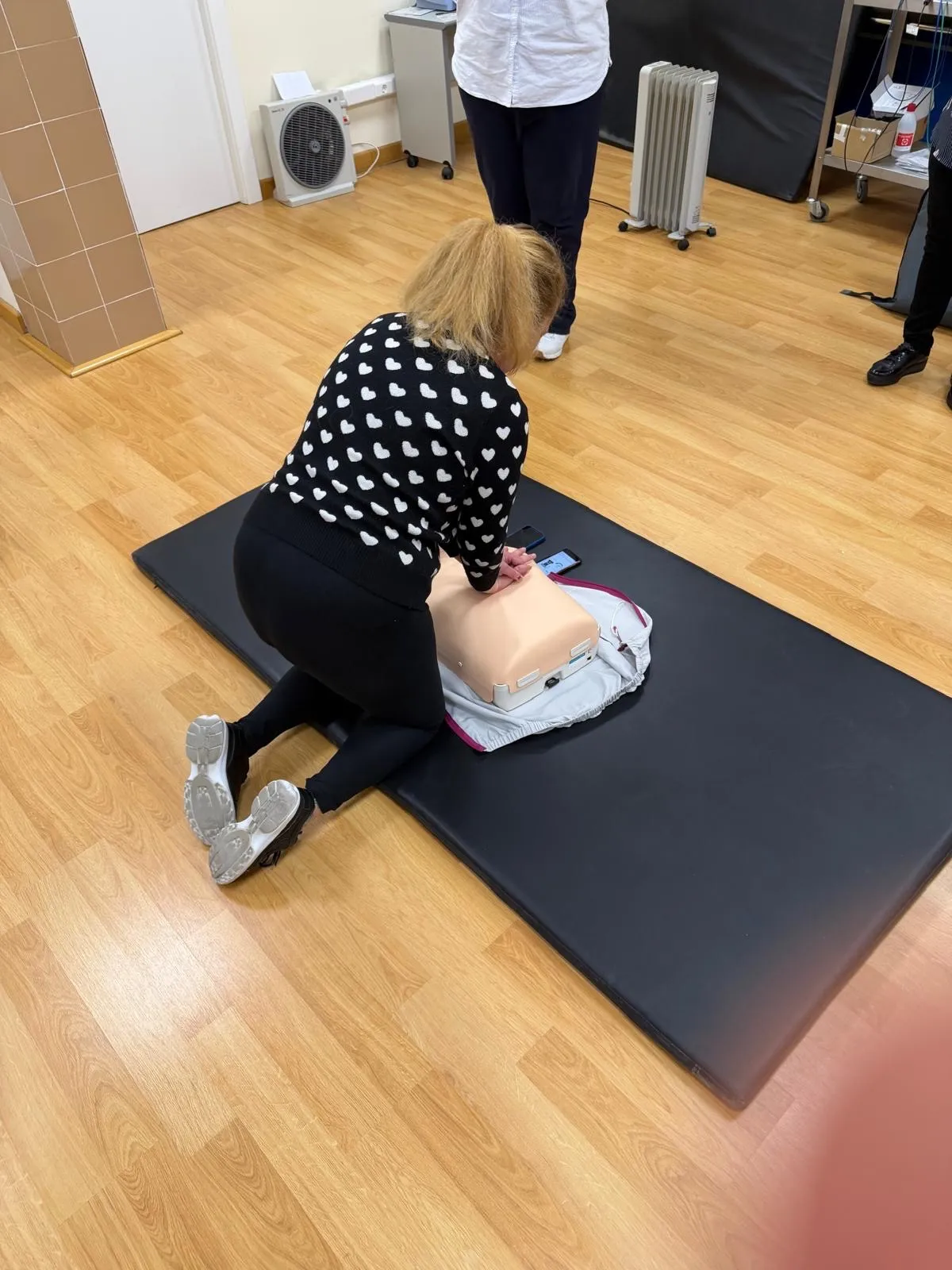 Foto 4 - Aprender a salvar vidas: objetivo de los talleres gratuitos de RCP y atragantamiento ofrecidos por el Centro de Salud