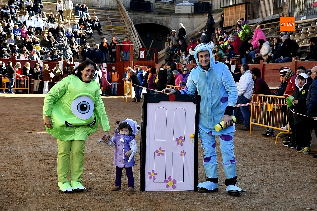 Desfile disfraz callejero Carnaval 26