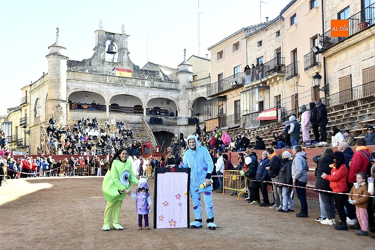 Desfile disfraz callejero Carnaval 26