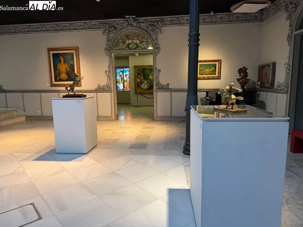 El Museo Art Nouveau y Art Déco acoge hasta el 1 de marzo una muestra del escultor chino Xu Hongfei. Foto de Vanesa Martins