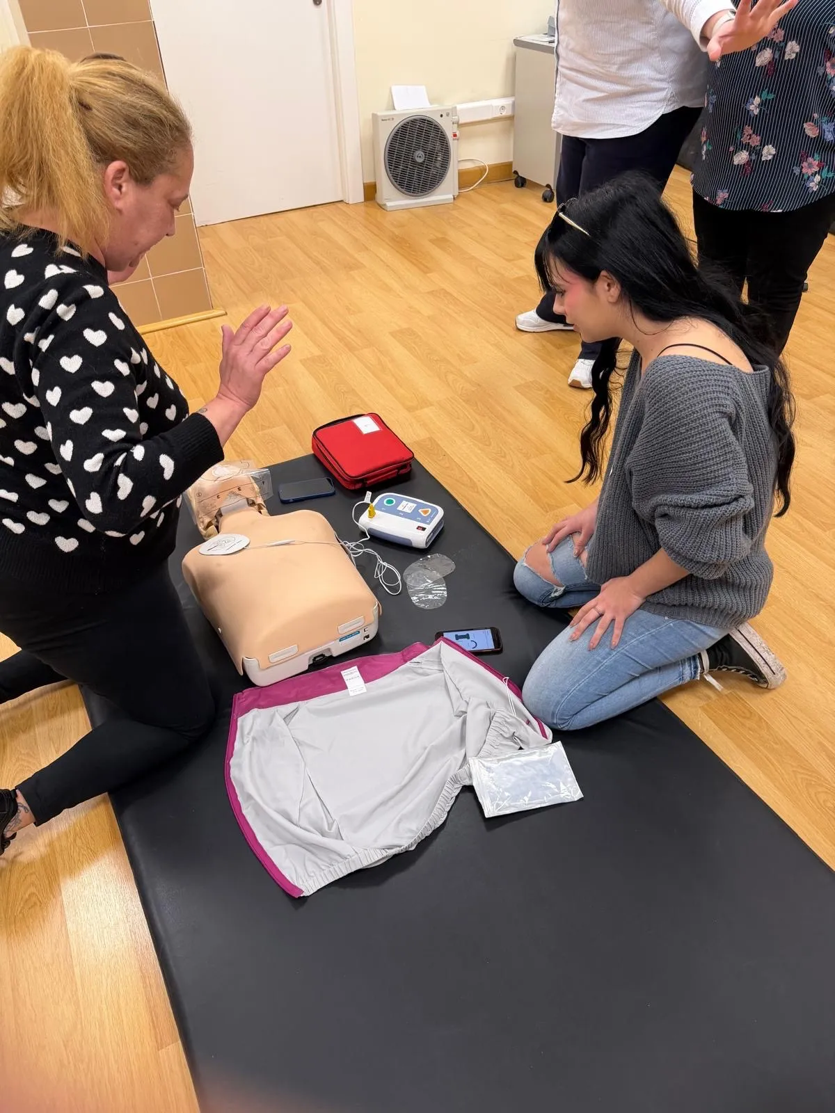 Foto 5 - Aprender a salvar vidas: objetivo de los talleres gratuitos de RCP y atragantamiento ofrecidos por el Centro de Salud