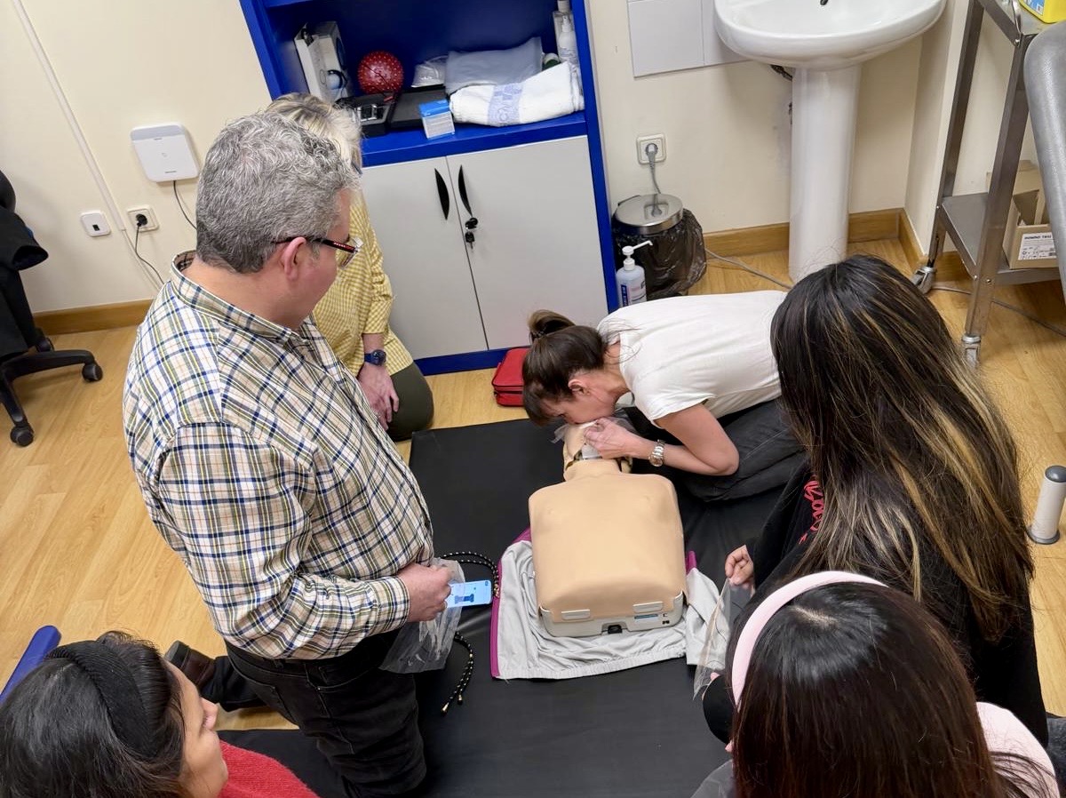 Aprender a salvar vidas: objetivo de los talleres gratuitos de RCP y atragantamiento ofrecidos por el Centro de Salud