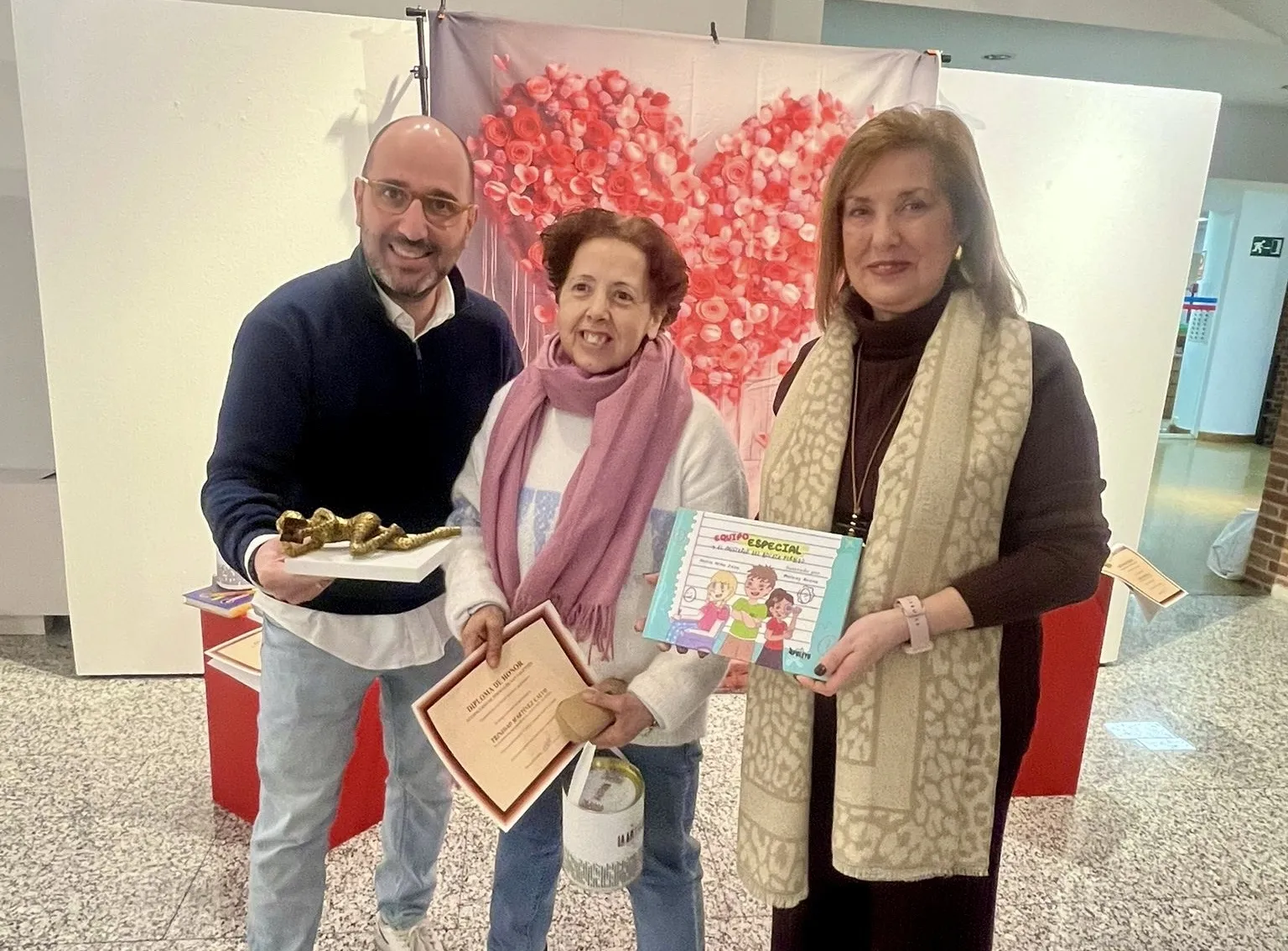 Foto 5 - Los ganadores del XI Concurso de San Valent&iacute;n de Los &Aacute;lamos Gastrolab reciben sus premios en un original acto