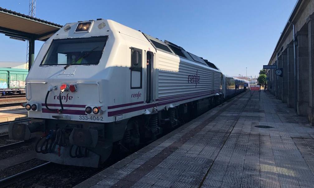 El Gobierno confirma el fin definitivo del Trenhotel Lusitania y limita la velocidad a Fuentes de Oñoro a 140 km/h
