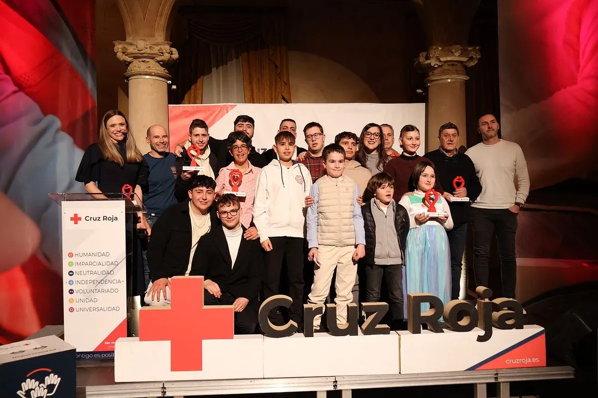 Foto 5 - Cruz Roja premia a los alumnos de Ciudad Rodrigo que ayudaron tras la DANA en Valencia