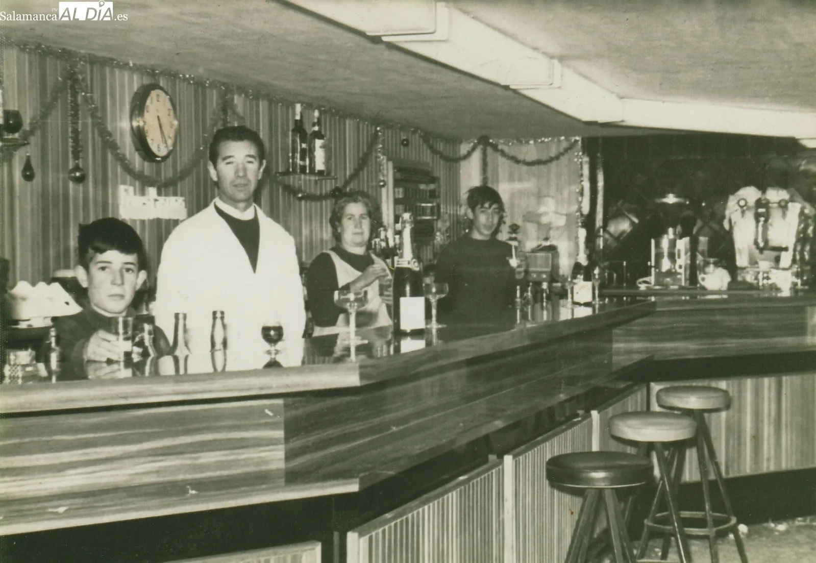 Foto 2 - El bar La Terraza baja la trapa en Alba de Tormes tras 68 a&ntilde;os de historia en la Plaza Mayor