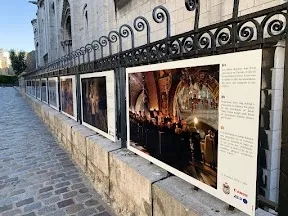 La vida de los franciscanos en Tierra Santa llega a la Catedral en una exposición de 30 fotos