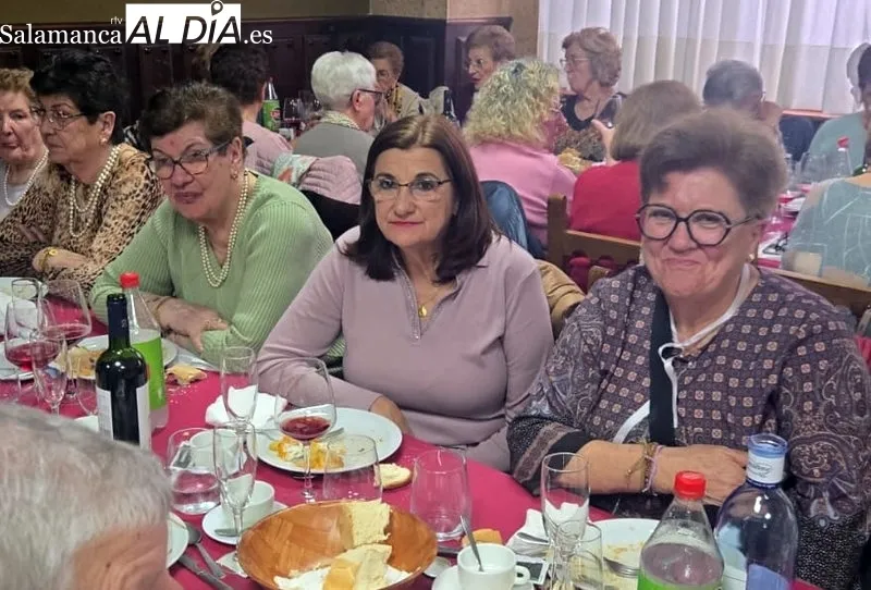 Foto 13 - Las mujeres albenses llenan el Restaurante Do&ntilde;a Matea para celebrar la festividad de Santa &Aacute;gueda