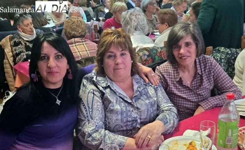 Foto 10 - Las mujeres albenses llenan el Restaurante Do&ntilde;a Matea para celebrar la festividad de Santa &Aacute;gueda