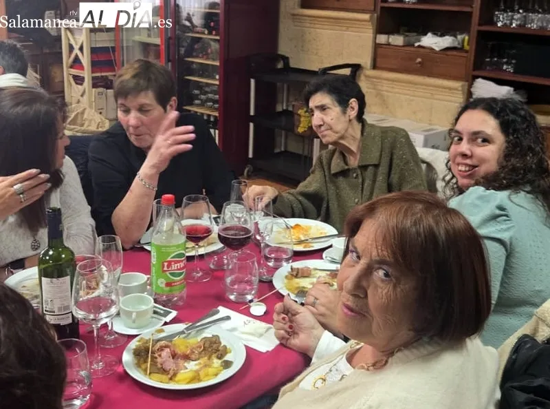 Foto 4 - Las mujeres albenses llenan el Restaurante Do&ntilde;a Matea para celebrar la festividad de Santa &Aacute;gueda