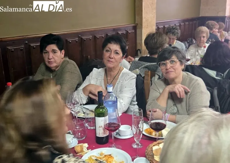 Foto 2 - Las mujeres albenses llenan el Restaurante Do&ntilde;a Matea para celebrar la festividad de Santa &Aacute;gueda
