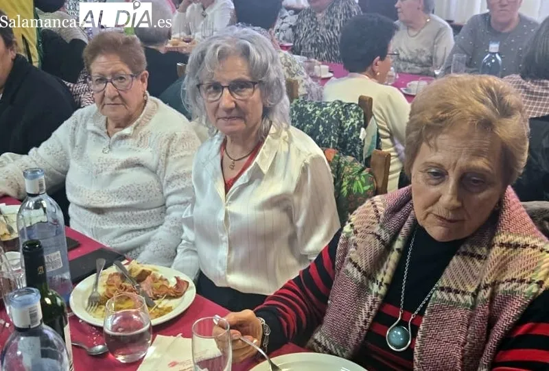 Foto 15 - Las mujeres albenses llenan el Restaurante Do&ntilde;a Matea para celebrar la festividad de Santa &Aacute;gueda