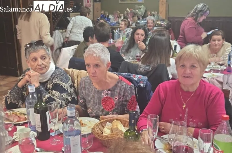 Foto 14 - Las mujeres albenses llenan el Restaurante Do&ntilde;a Matea para celebrar la festividad de Santa &Aacute;gueda