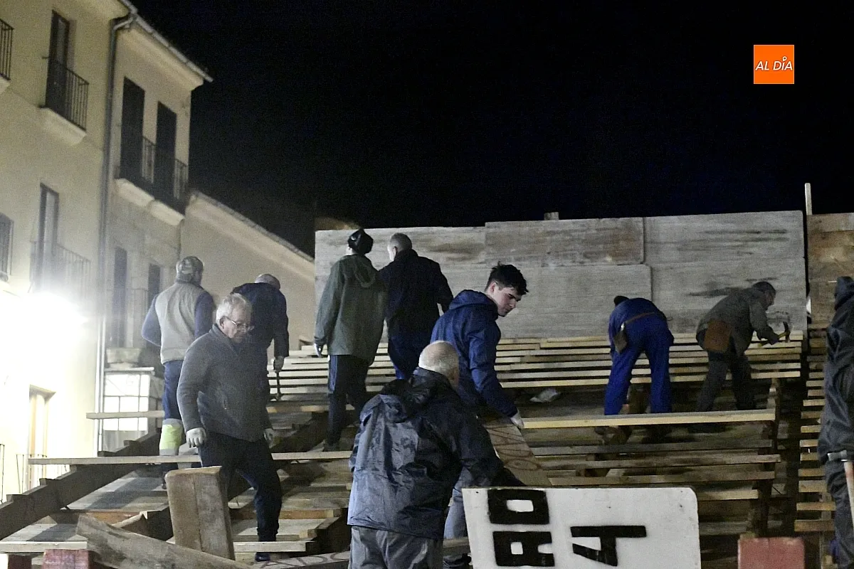 Montaje tablaos en la noche