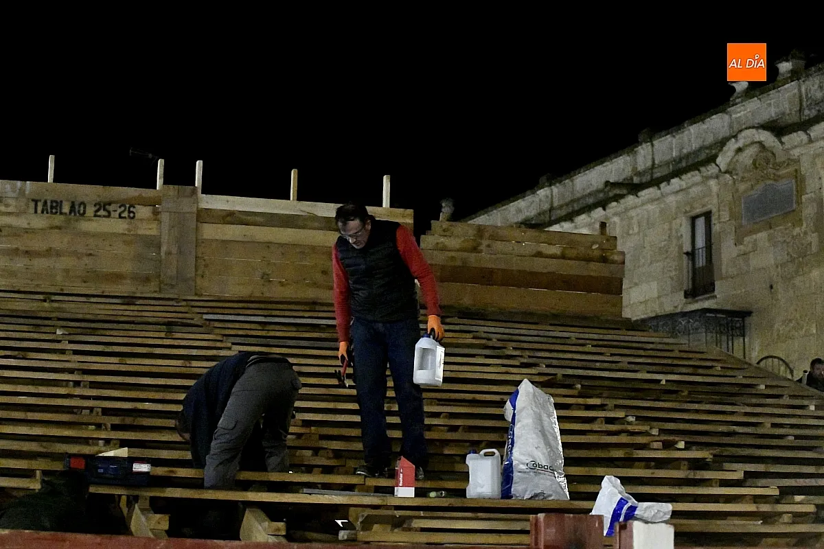 Montaje tablaos en la noche