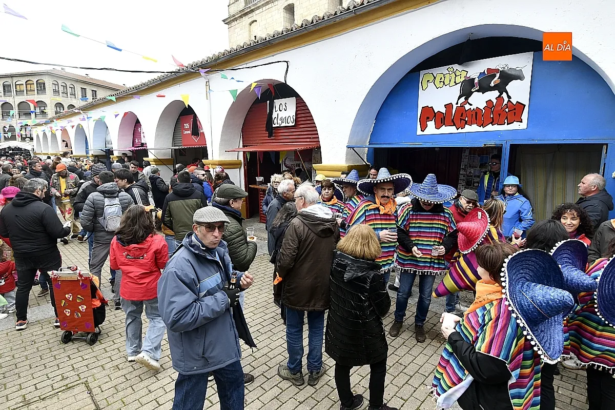 Ambiente callejero y Peñas Plaza Buen Alcalde
