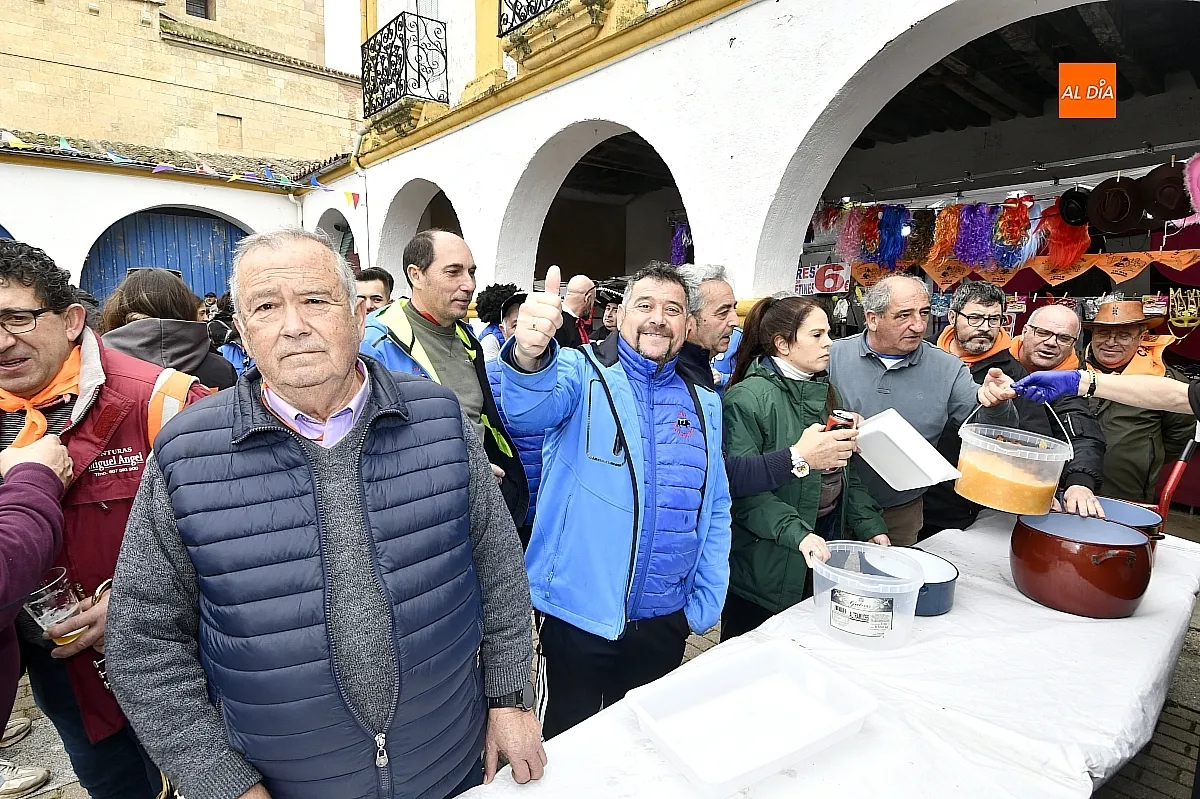 Ambiente callejero y Peñas Plaza Buen Alcalde