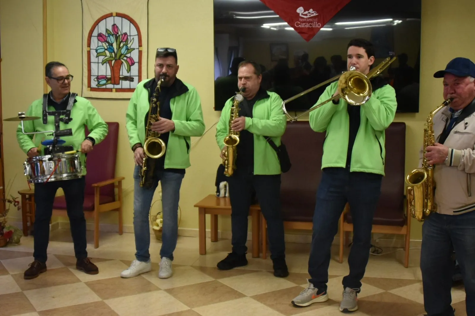 Foto 4 - La Residencia Caracillo celebra su preg&oacute;n de Carnaval