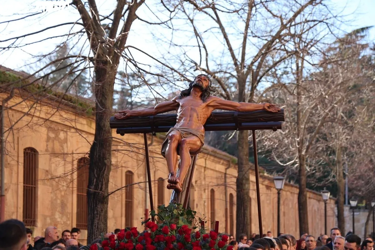 El Cristo de la Agonía preside el Via Crucis de la Junta de Semana Santa en el inicio de la Cuaresma | FOTOS: David Sañudo