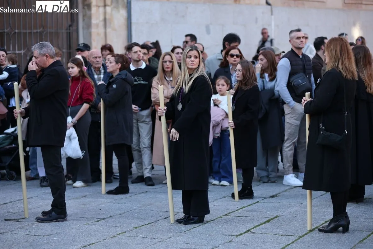 Jesús Despojado recorre el centro de Salamanca en su solemne Vía Crucis anual | FOTOS: David Sañudo 