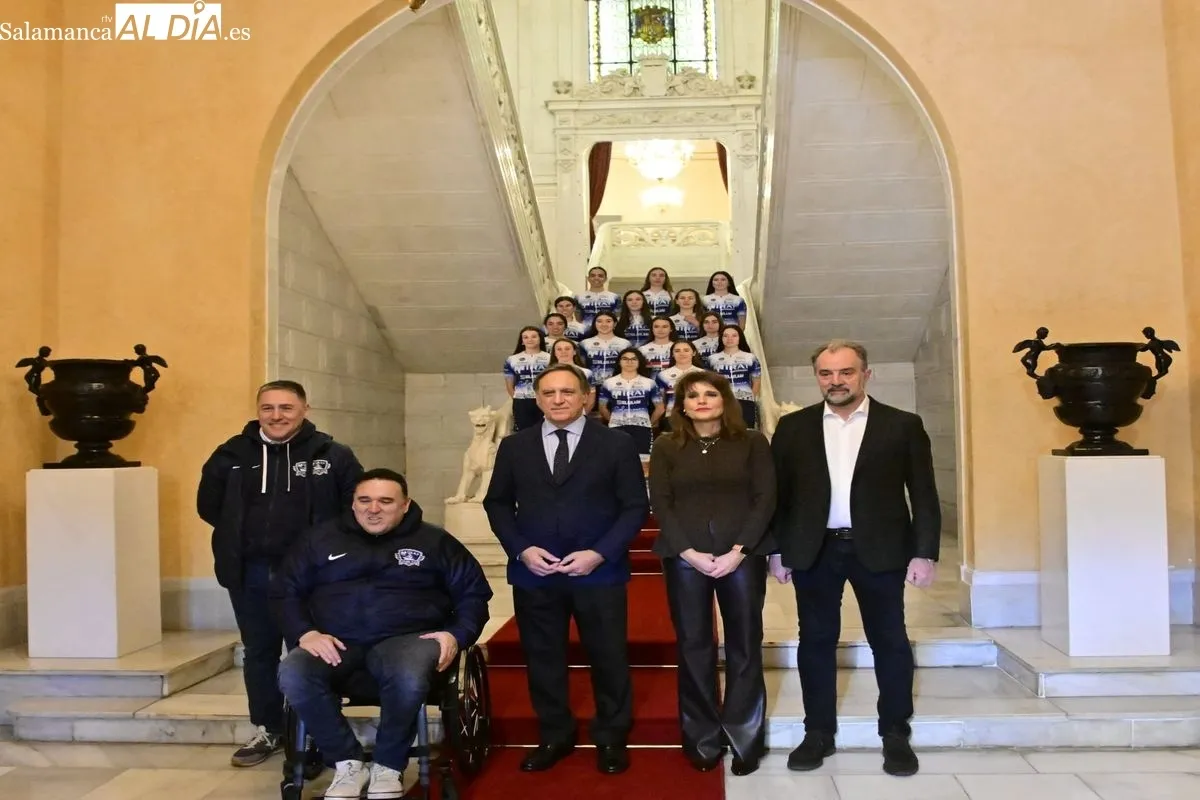 El Mirat Team presenta su nueva equipación en la Plaza Mayor | FOTOS: SALAMANCArtv AL DÍA