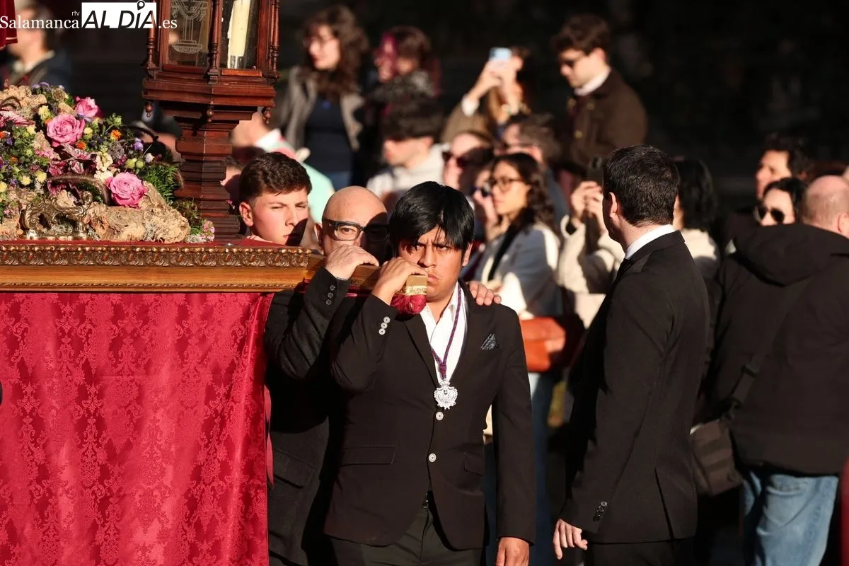 Jesús Despojado recorre el centro de Salamanca en su solemne Vía Crucis anual | FOTOS: David Sañudo 