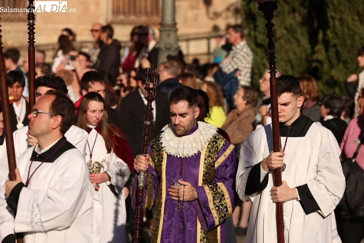 Jesús Despojado recorre el centro de Salamanca en su solemne Vía Crucis anual | FOTOS: David Sañudo 