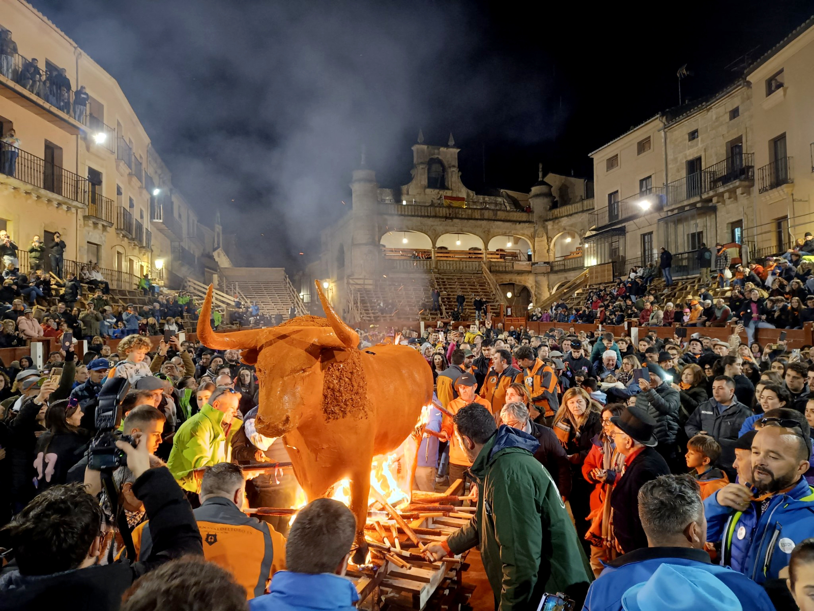 El Toro de Cenizos despide el  Carnaval