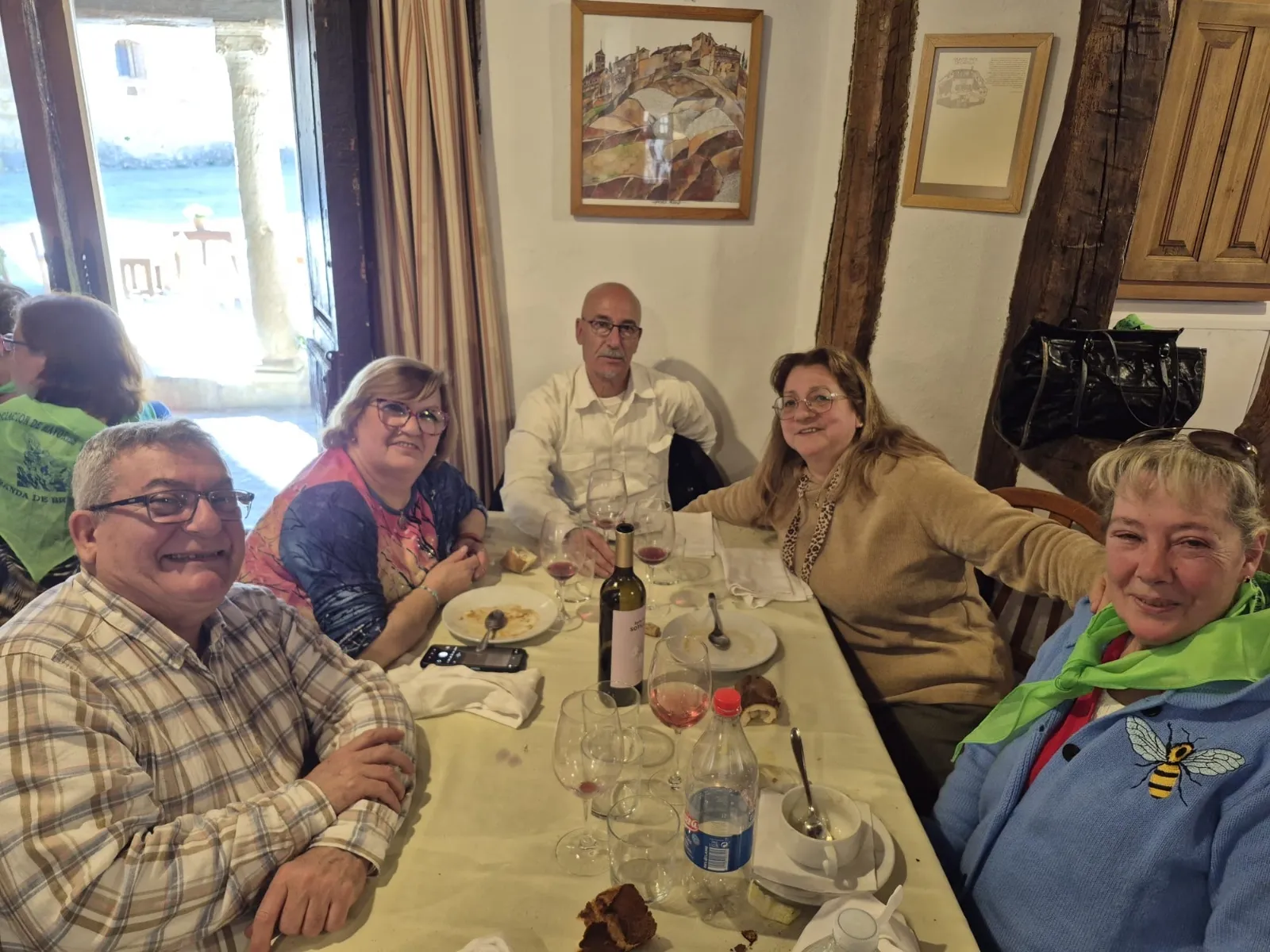 Foto 3 - M&aacute;s de medio centenar de socios de la asociaci&oacute;n San Miguel conocen Pedraza en una nueva excursi&oacute;n