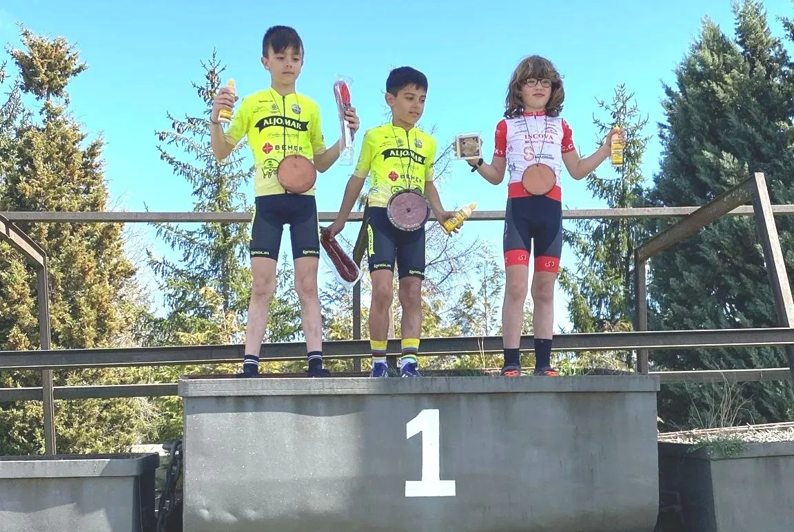 Foto 2 - Buen papel de la Escuela de Ciclismo Mois&eacute;s Due&ntilde;as en la Copa de Castilla y Le&oacute;n BTT con una victoria y seis podios
