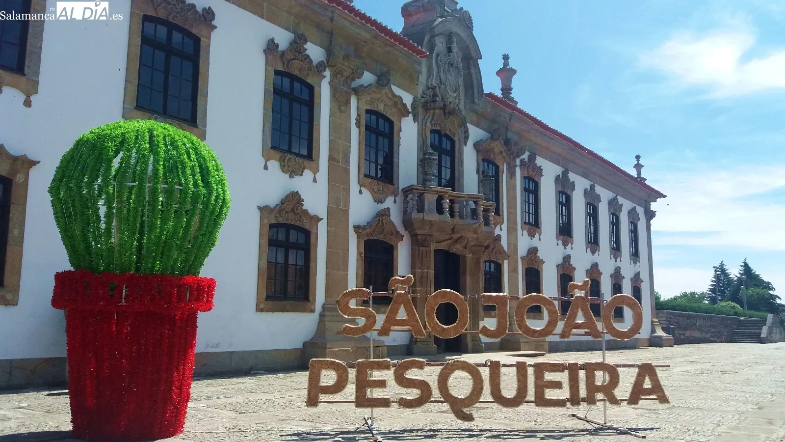 La Rua dos Gatos, en São João da Pesqueira (Douro, Portugal) | MARTÍN-GARAY