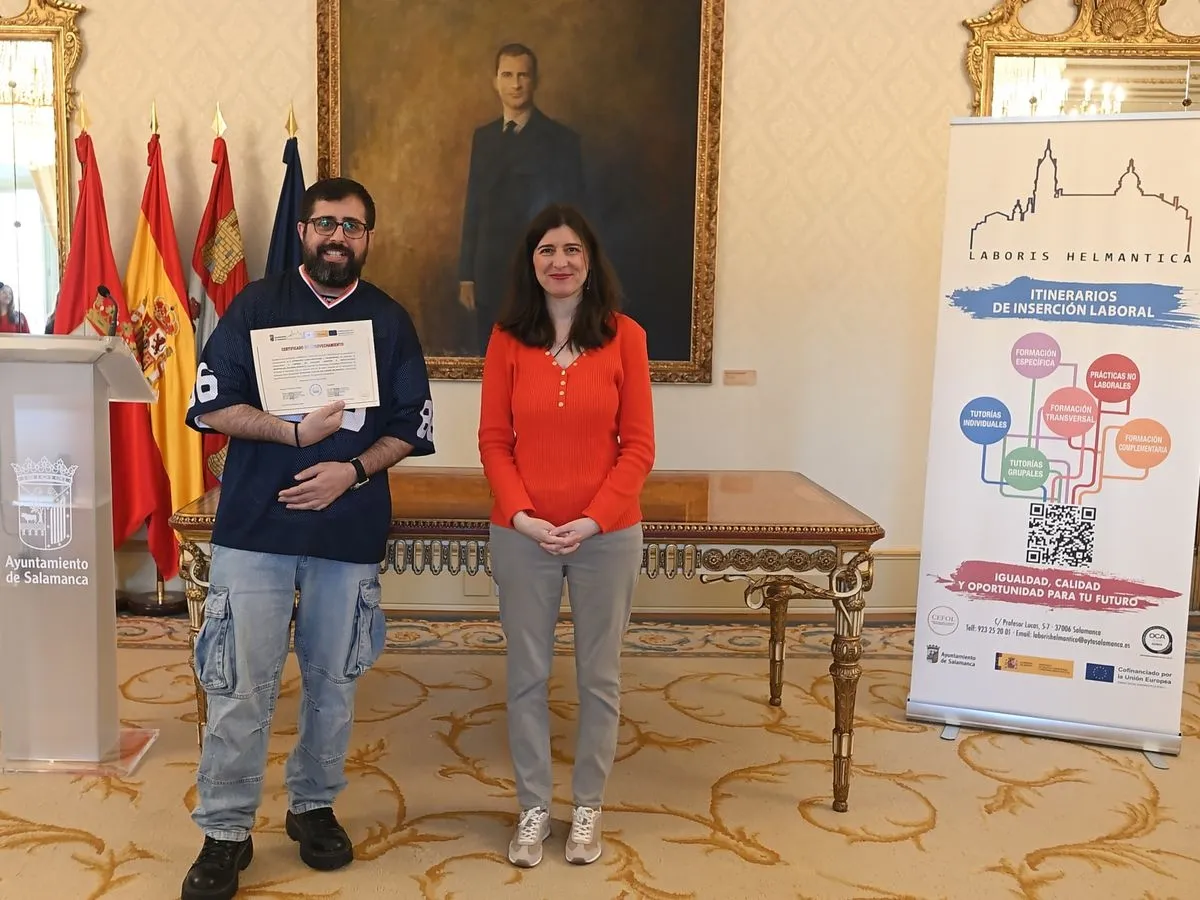Día feliz en el Ayuntamiento para las personas que han completado su formación para encontrar empleo en Salamanca