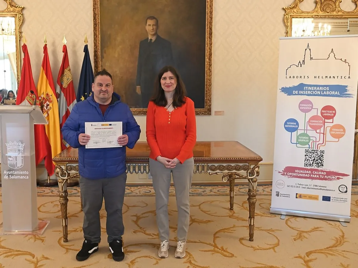 Día feliz en el Ayuntamiento para las personas que han completado su formación para encontrar empleo en Salamanca